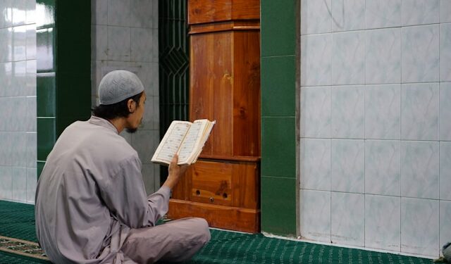 Visi Mudah Syariat Islam ala Mbah Rifai