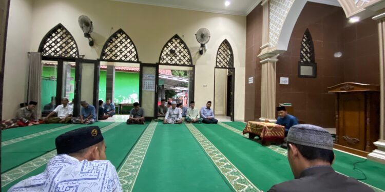 Menjaga Tradisi Baik Melalui Ngaji dan Bukber Warga Rifaiyah Sukorejo Pekalongan