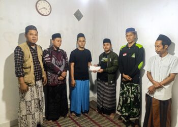 AMRI Ranting Baturejo Bergerak Cepat Bantu Korban Kebakaran di Sukolilo, Pati