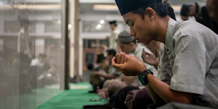 Tauhid dan Kewaspadaan dalam Kehidupan Sehari-hari