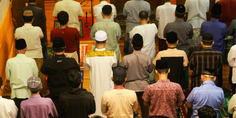 Niat dan Tata Cara Shalat Gerhana Bulan
