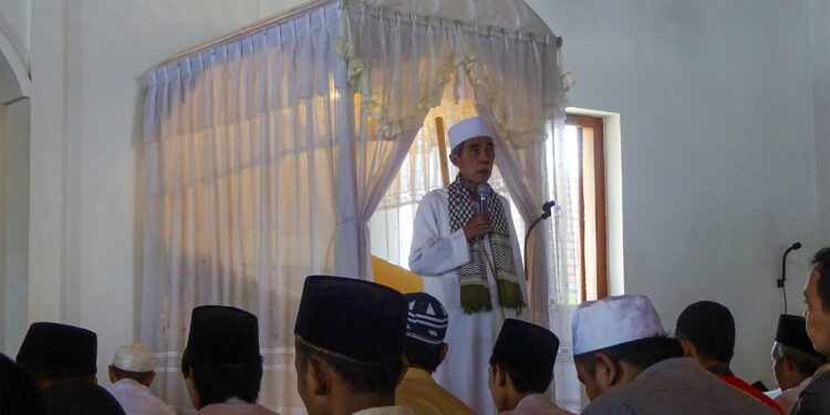 Khutbah Jumat: Meraih Keberkahan dengan Tawaduk di Tengah Masyarakat