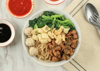 Mas’ad dan Mbah Mad: Ora Mangkat Upacara HSN (Part 2)