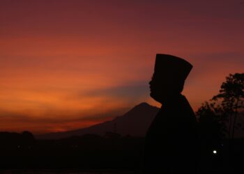 Alim yang Adil: Tanggung Jawab Ilmu di Tengah Keterbatasan