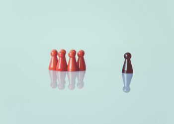 Kekuasaan, Kebijakan Keliru, dan Tipuan Dunia