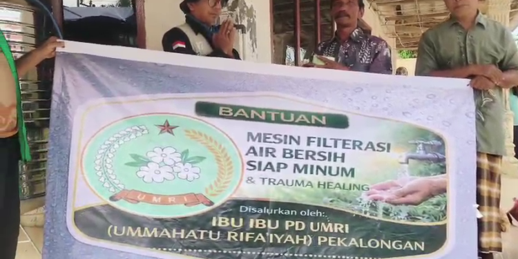 Rifa’iyah Peduli Sumatera: PD UMRI Pekalongan Fasilitasi Filterisasi Air bagi Korban Banjir