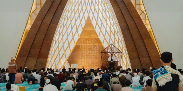 Khutbah Idulfitri: Merawat Kesucian Fitrah di Tengah Arus Zaman