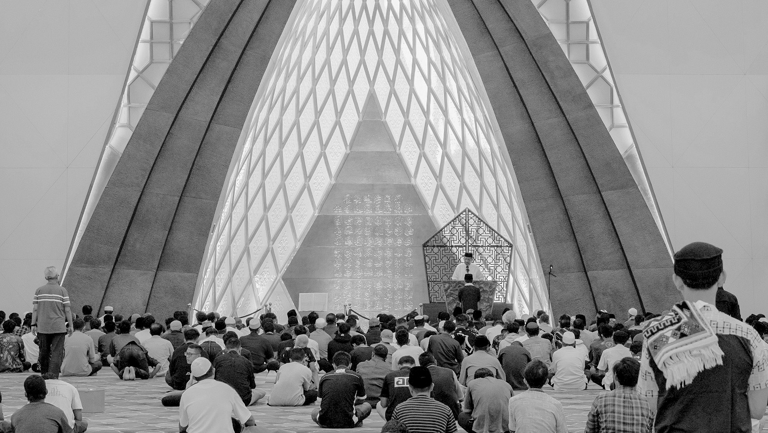 Khutbah Idulfitri: Ngreksa Kesucian Fitrah ing Madya Arus Jaman