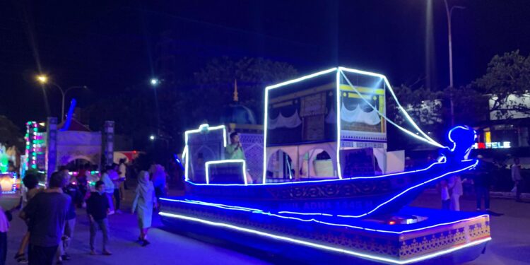 Mas’ad dan Mbah Mad: Malaikat Ketipu Mobil Takbiran