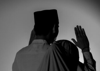 Kapan Niat Ibadah Harus Menyebut “Fardhu”?