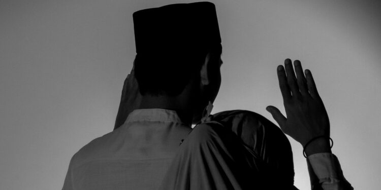 Kapan Niat Ibadah Harus Menyebut “Fardhu”?