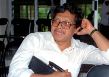 Menelusuri Jejak Kuntowijoyo: Sang Begawan Sejarah dan Khidmatnya sebagai Ketua Dewan Syuro Pertama Rifaiyah