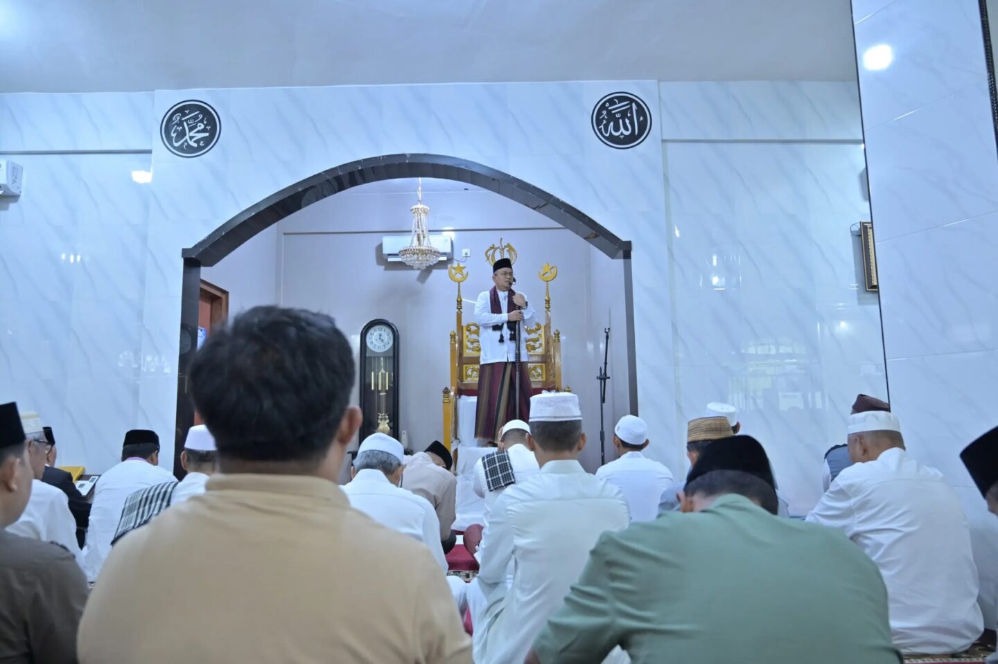 Khutbah Jumat: Hakikat Iman dan Islam
