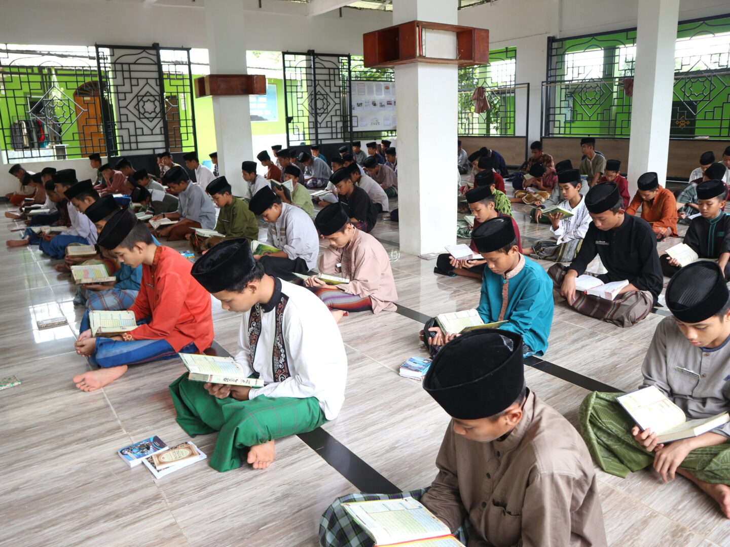 Pesantren & Filsafat: Dari Ghazalian Paradox Menuju Santri 4.0 yang Kritis