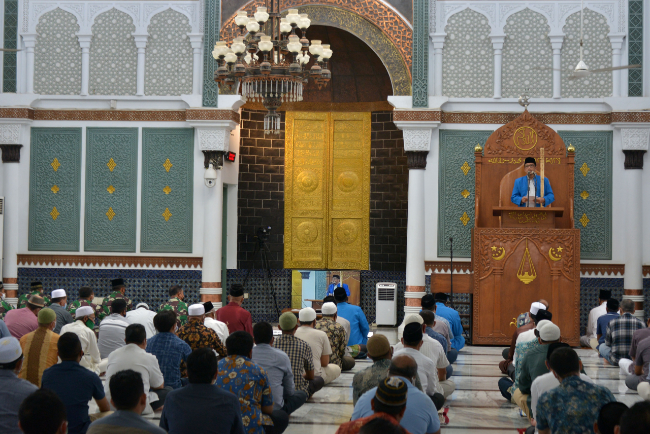 Khutbah Jumat: Menjaga Kehormatan – Pelajaran dari Tragedi Pencabulan di Lingkungan Pesantren