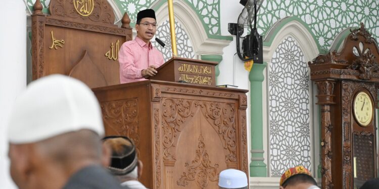 Khutbah Jumat: Menjaga Iman dan Ibadah di Era Krisis Otoritas Keagamaan
