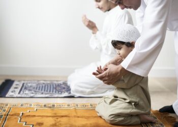 Cara Mendidik Anak Menurut Ali bin Abi Thalib: Rumus 7×3 untuk Membentuk Generasi Saleh