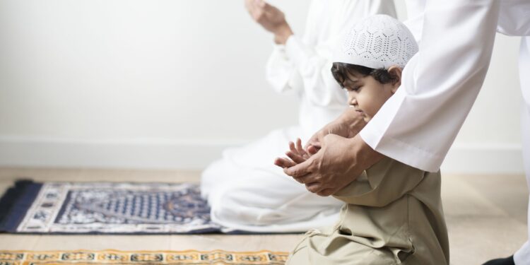 Cara Mendidik Anak Menurut Ali bin Abi Thalib: Rumus 7×3 untuk Membentuk Generasi Saleh