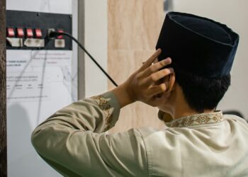 Hukum Wanita Mengumandangkan Adzan