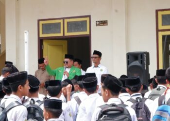 PP AMRI Kunjungi MTs Rifa’iyah Kesesi, Ajak Santri Cintai Lembaga Rifa’iyah