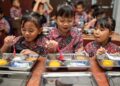 MBG: Program Strategis, Populis, atau Politis?