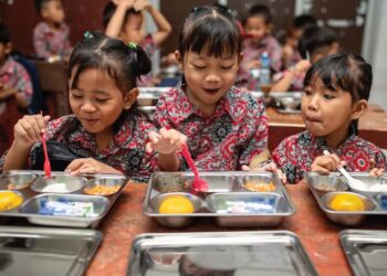 MBG: Program Strategis, Populis, atau Politis?